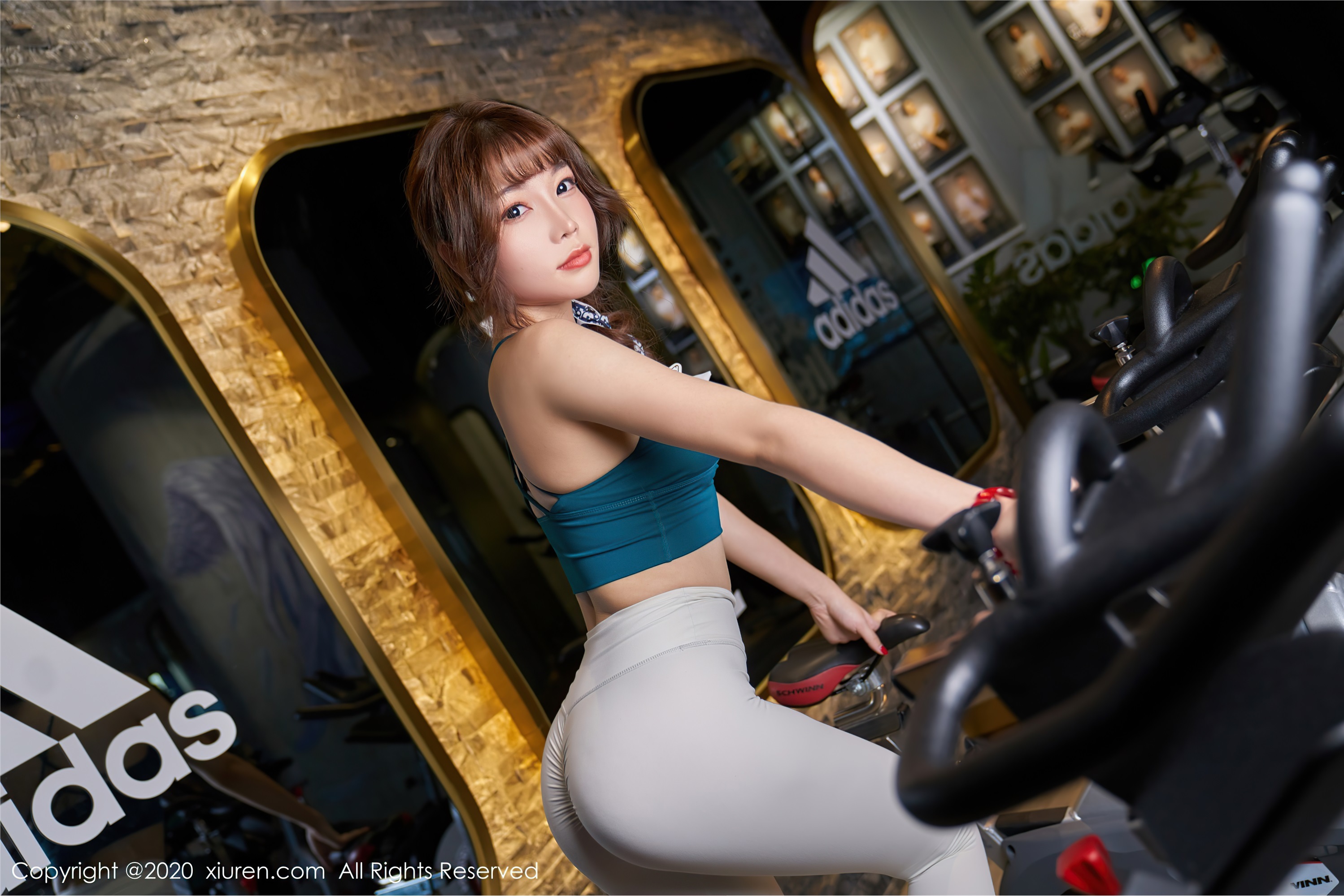 秀人网美媛馆 2020-09-22 Vol.2589 芝芝Booty